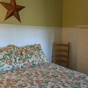 Arbutus Point Oceanfront 3* Long Harbour