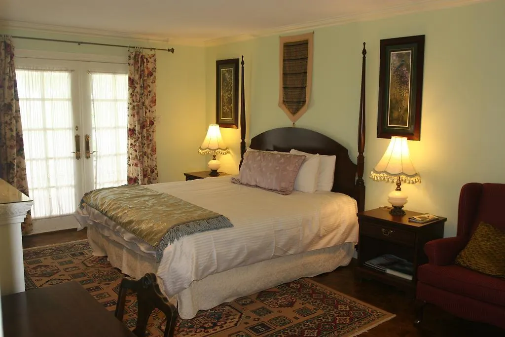 Niagara Classic Inn Bed & Breakfast Niagara Falls