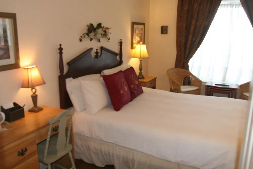 Bed & Breakfast Niagara Classic Inn