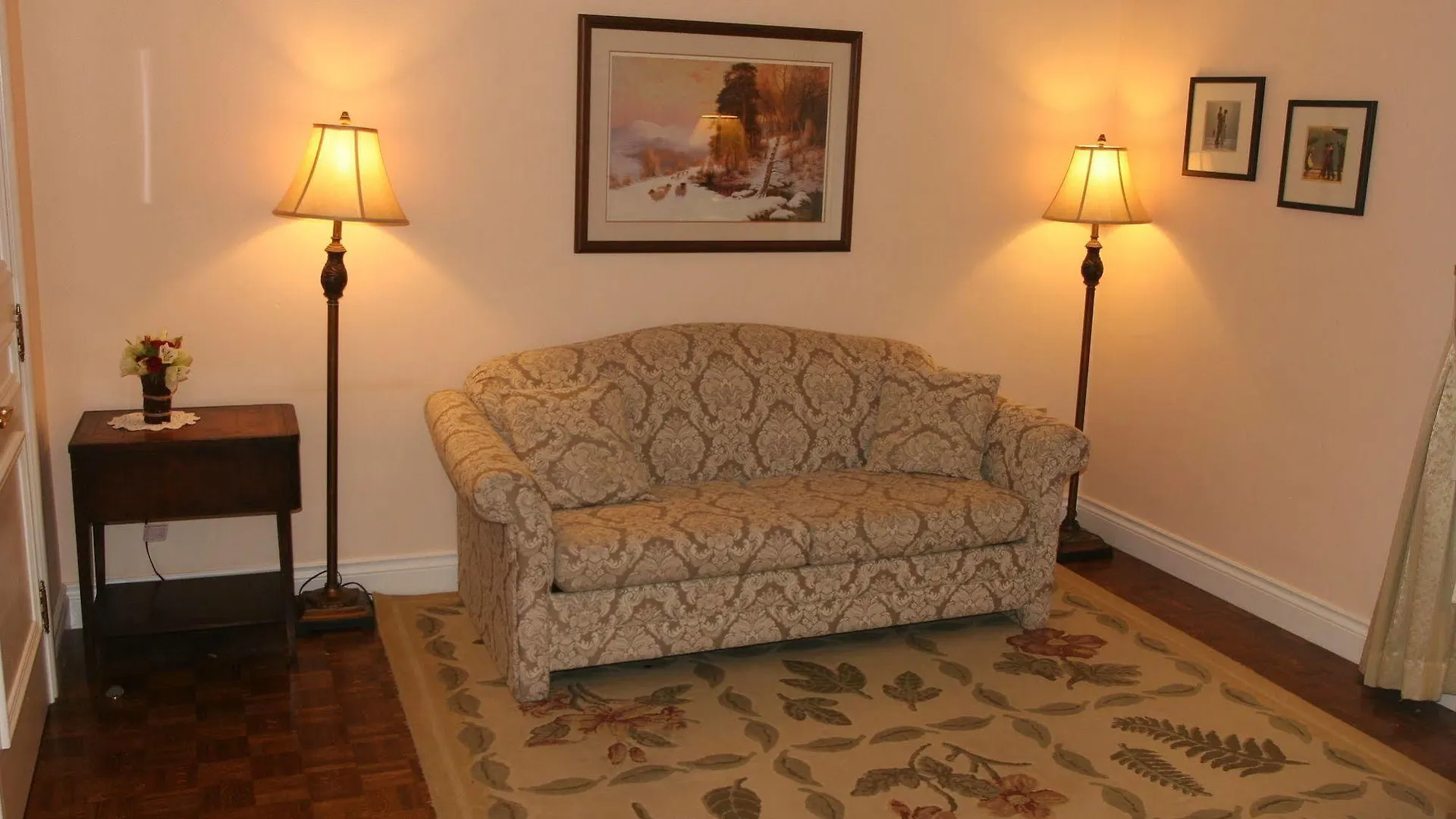 Niagara Classic Inn Bed & Breakfast