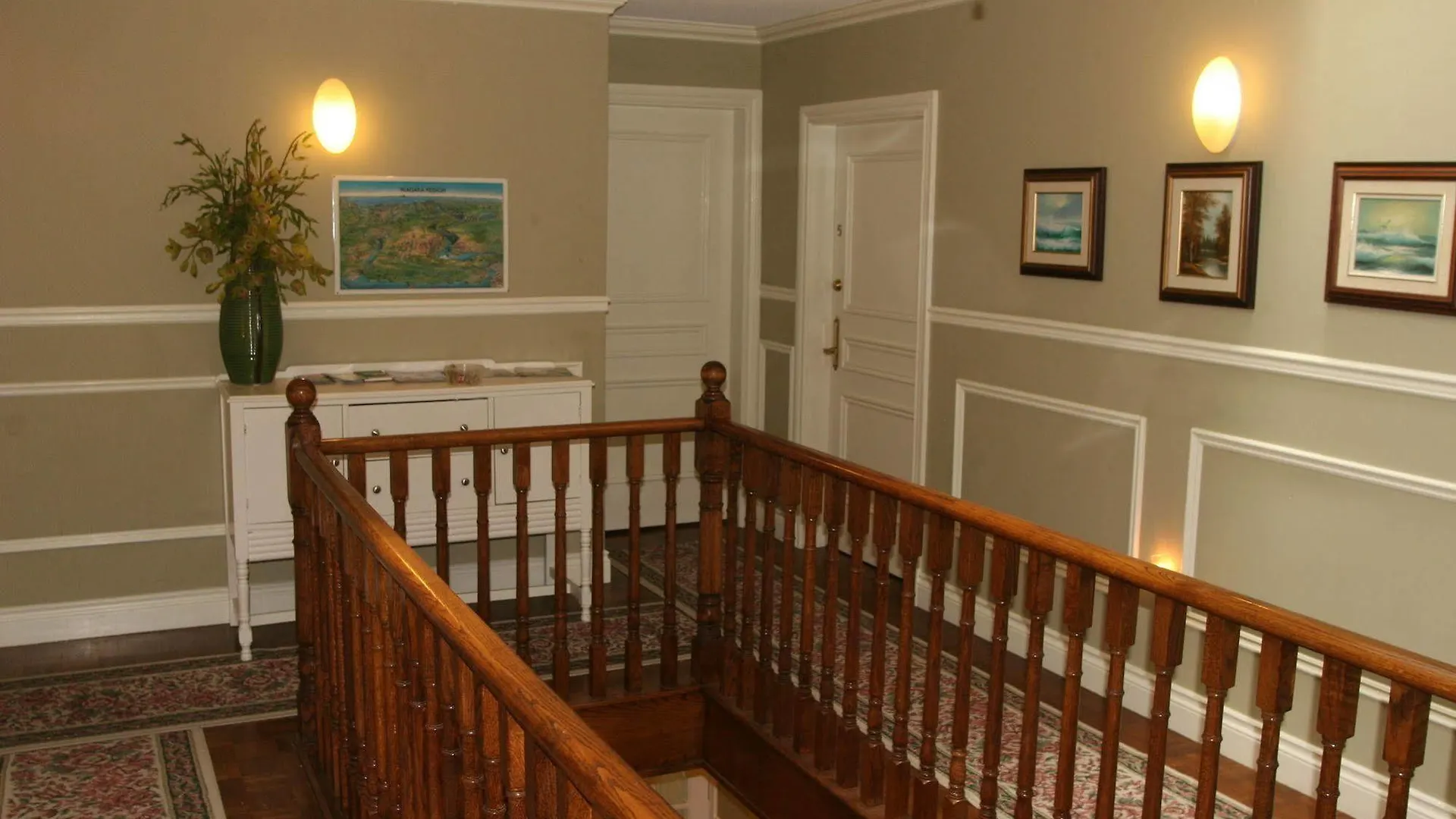 Niagara Classic Inn Bed & Breakfast Niagara Falls