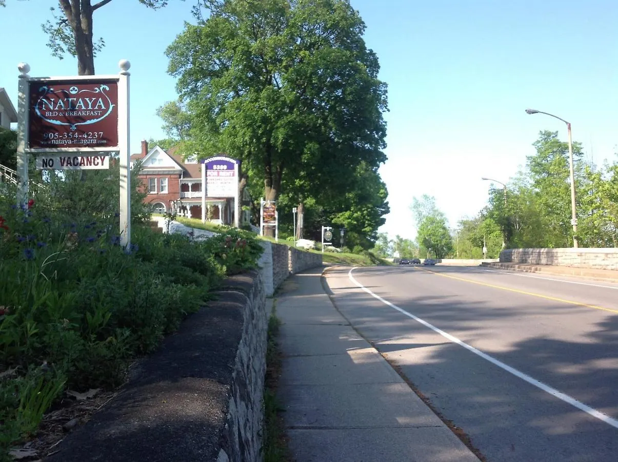 Bed & Breakfast Niagara Classic Inn